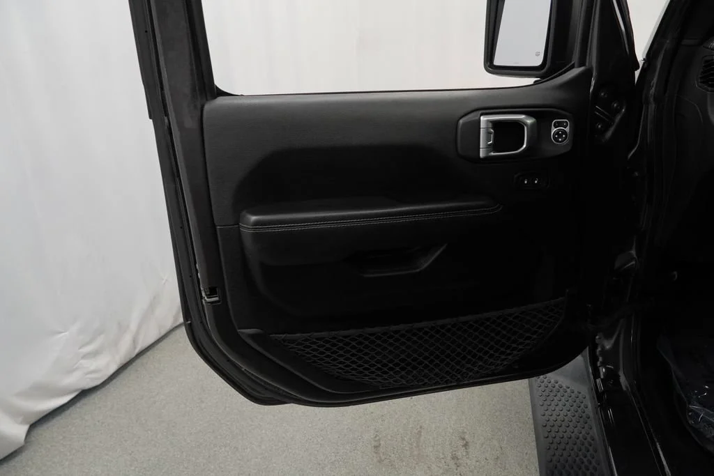 Used 2020 Gray Jeep Sahara 4x4 image 24