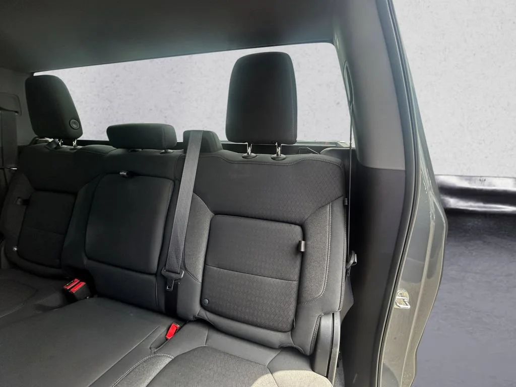 Used 2021 SATIN STEEL METALLIC Chevrolet RST image 9