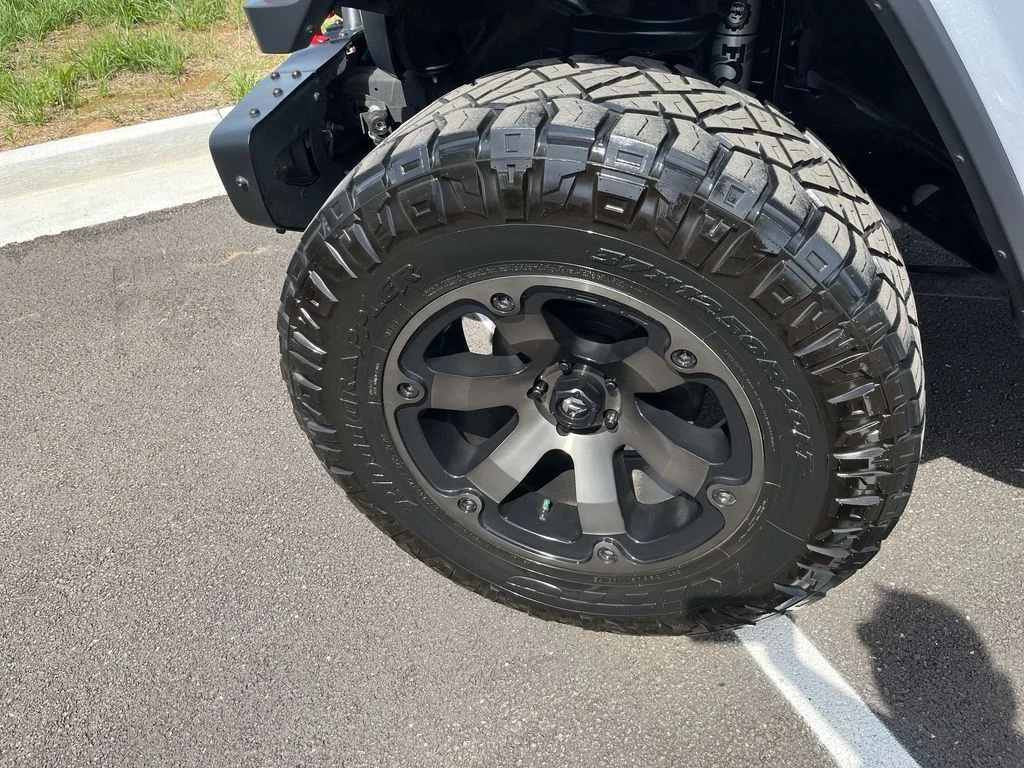 Used 2020 Silver Jeep Rubicon image 10
