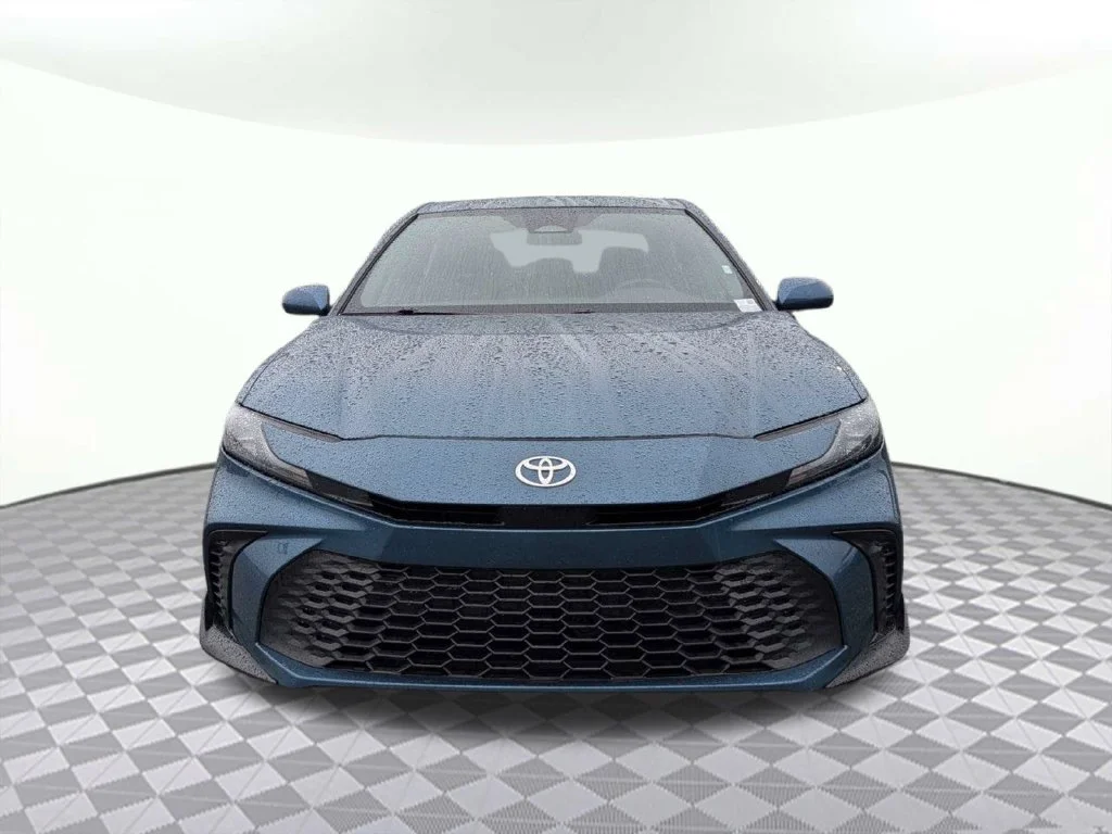 Certified Used 2025 Ocean Toyota SE image 8