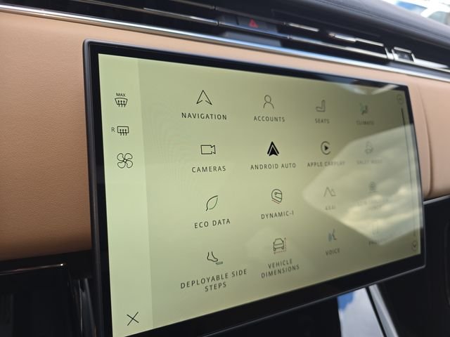 New 2026 British Racing Green Land Rover Dynamic SE image 16
