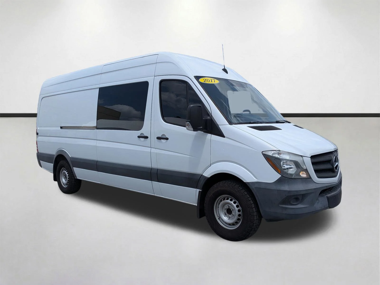 2017 Mercedes-Benz Sprinter 2500 170 WB High Roof's photo
