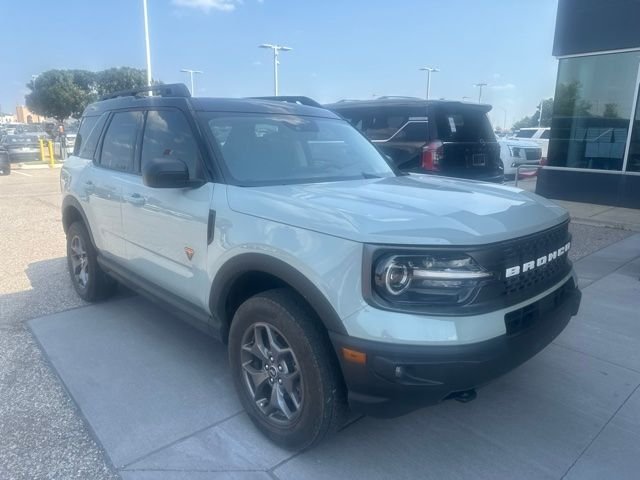 Used 2024 Green Ford Badlands image 1