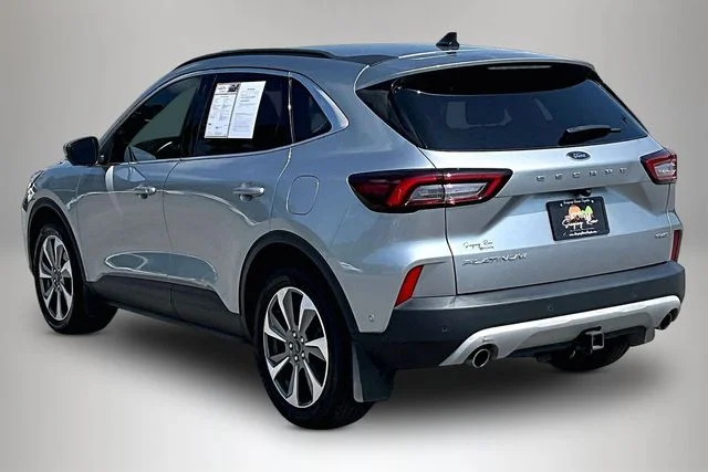 Used 2023 Silver Ford Platinum image 4