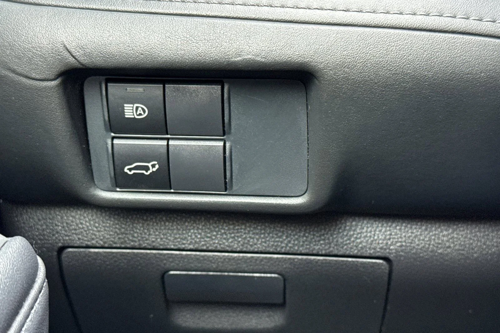 Used 2022 Moon Dust Toyota XLE image 32