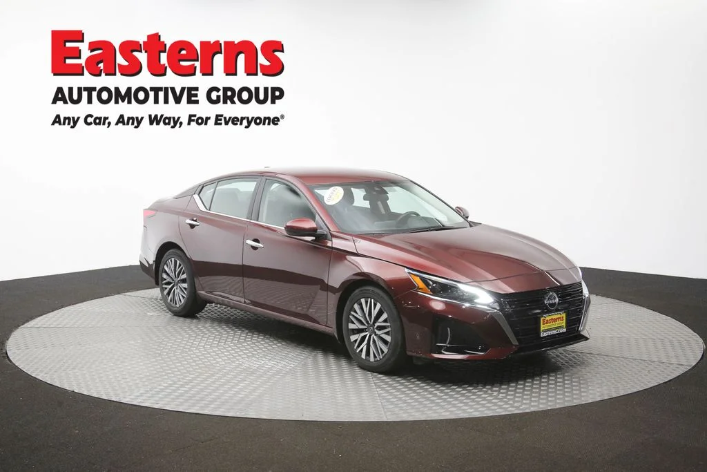 Used 2023 Red Nissan 2.5 SV image 49
