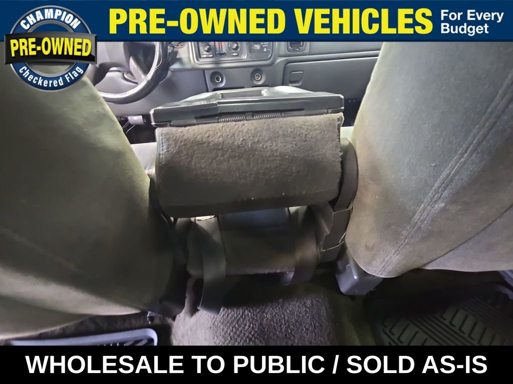 Used 2004 Summit White Chevrolet LS image 22