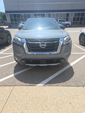 Pre-Owned 2024 Nissan Pathfinder Platinum 4WD 4D Sport Utility