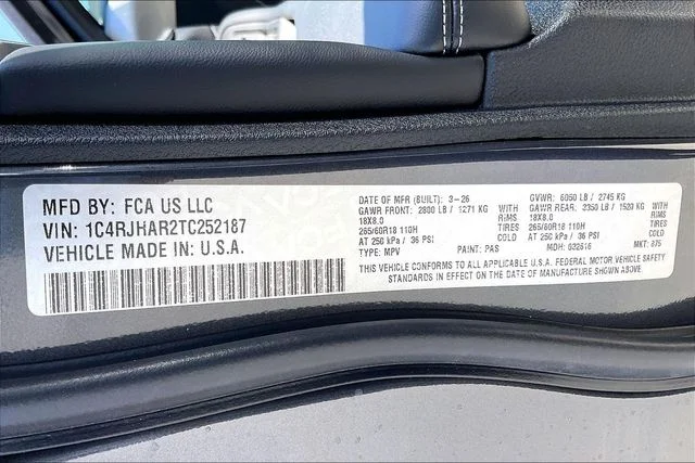 New 2026 Baltic Gray Metallic Clear-Coat Exterior Paint Jeep Laredo Altitude image 13