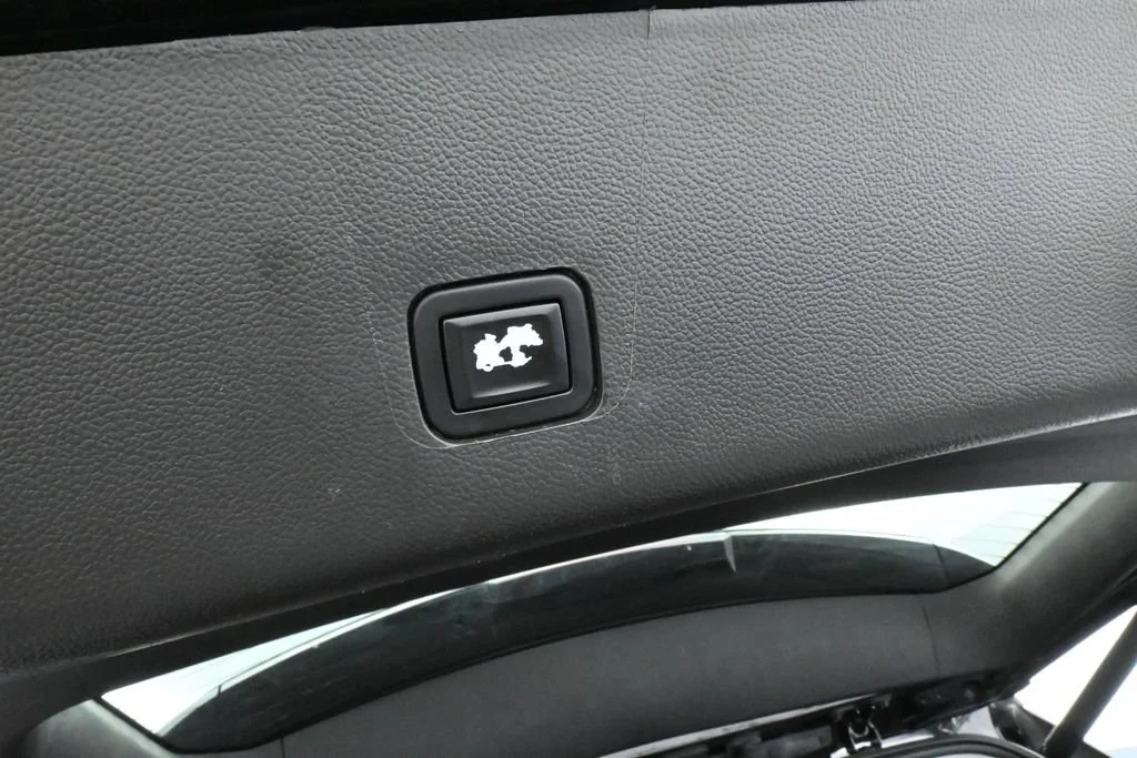 Used 2021 Mosaic Black Metallic Chevrolet RS image 49