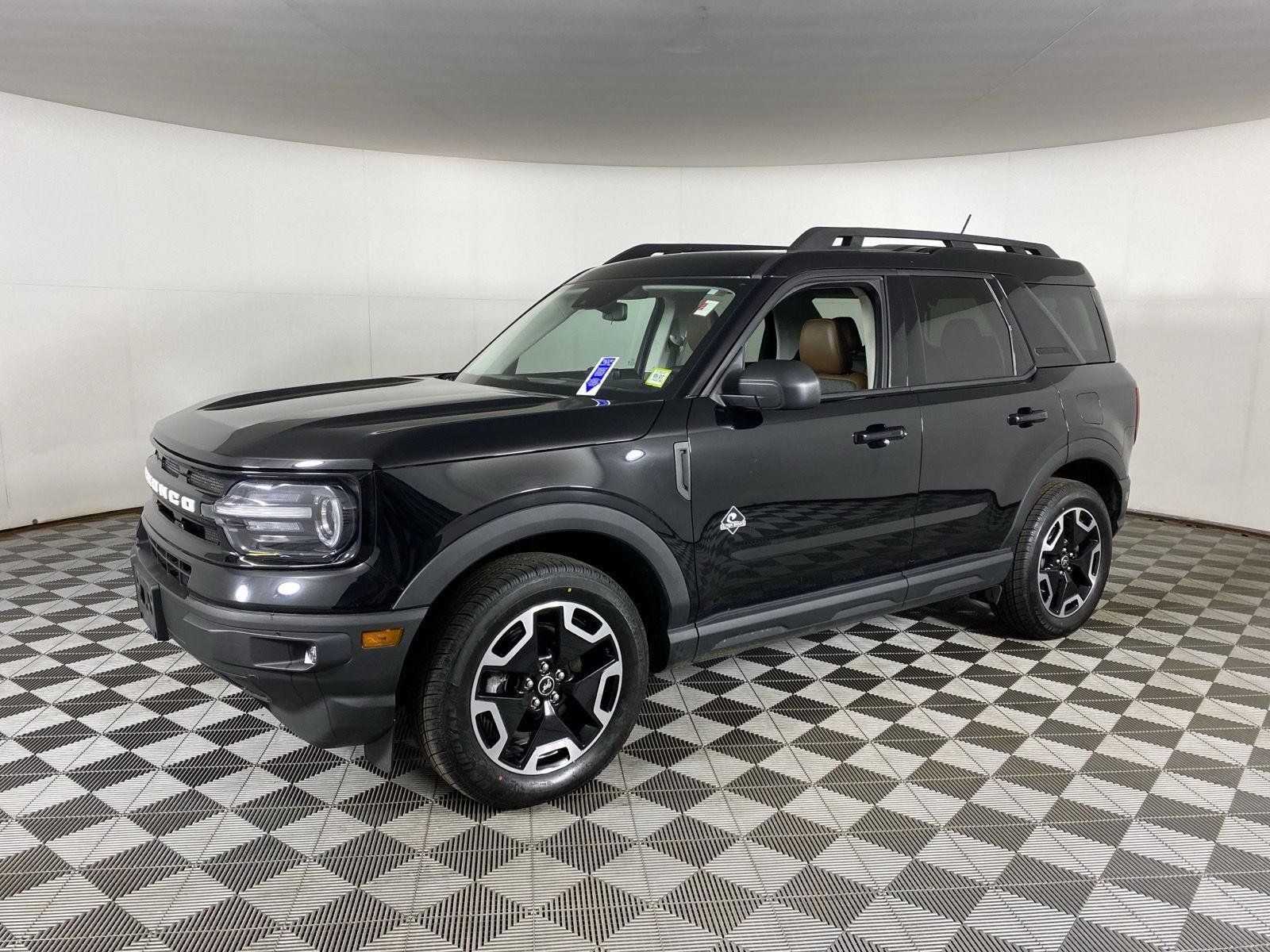 Used 2023 Shadow Black Ford Outer Banks image 17