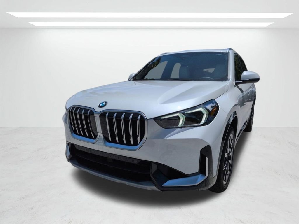 New 2026 Mineral White Metallic BMW xDrive28i image 8