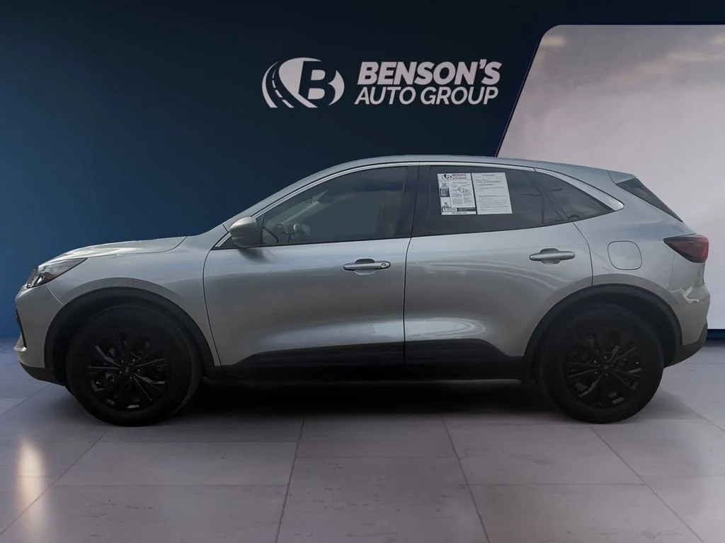 Used 2023 Silver Ford Active image 2