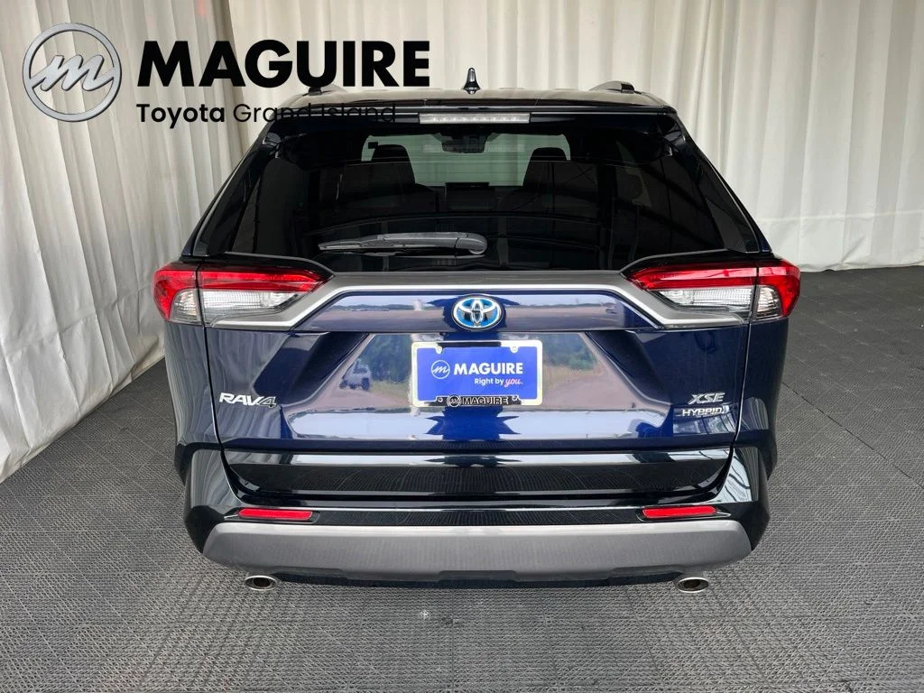 Used 2021 Midnight Black Metallic Toyota XSE image 31