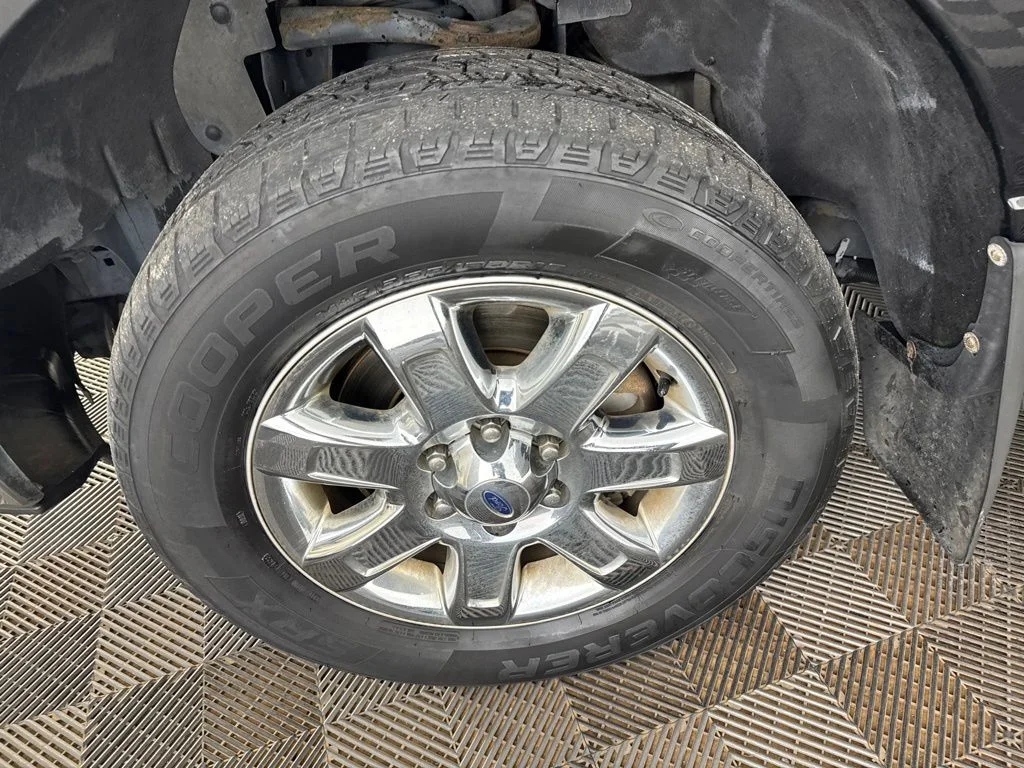 Used 2014 Black Ford XLT image 32