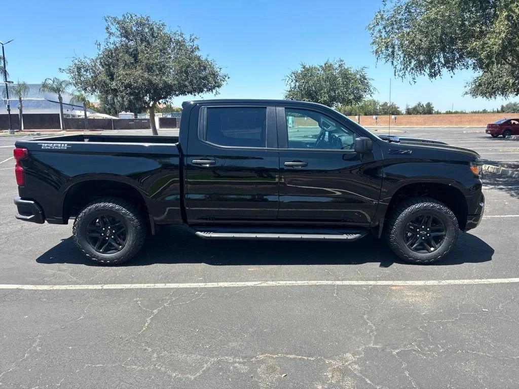 2026 Chevrolet Silverado 1500 Custom Trail Boss - Photo 2