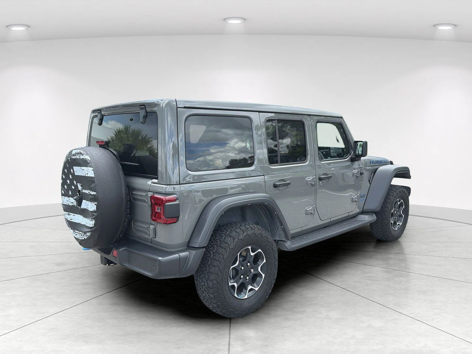 Used 2022 Gray Jeep Unlimited Rubicon 4xe image 4