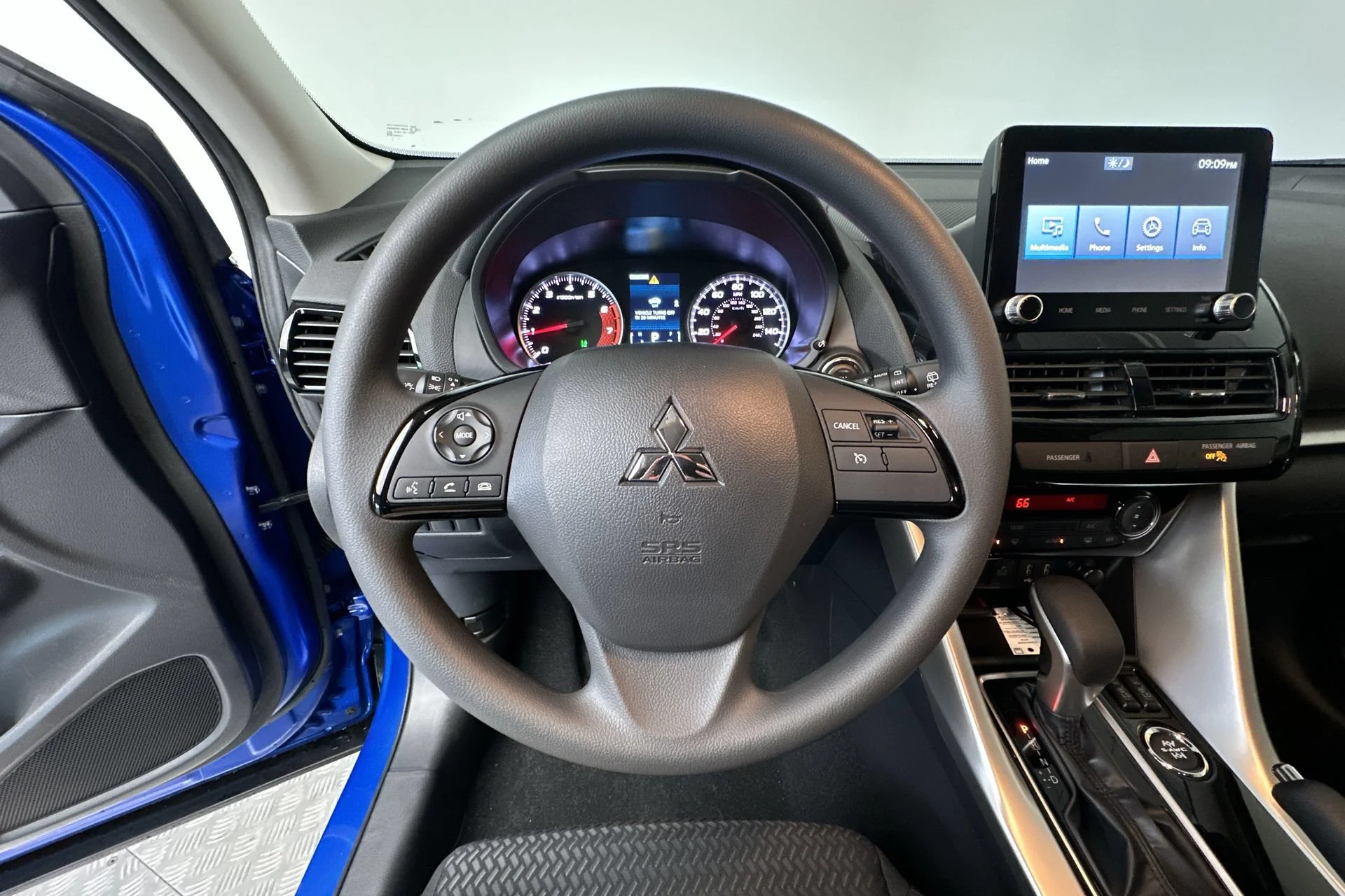 New 2026 Lightning Blue Metallic Mitsubishi LE 1.5T S-AWC image 16