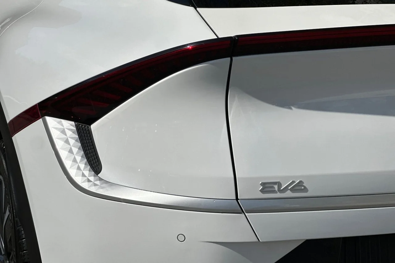 Used 2023 WHITE Kia Light image 27