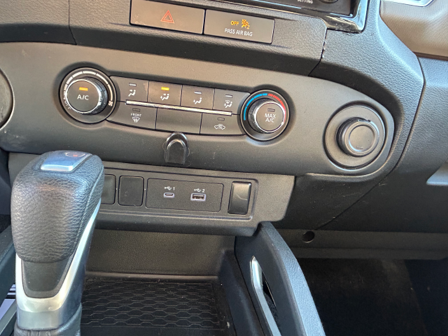 Used 2022 Gray Nissan SV image 28