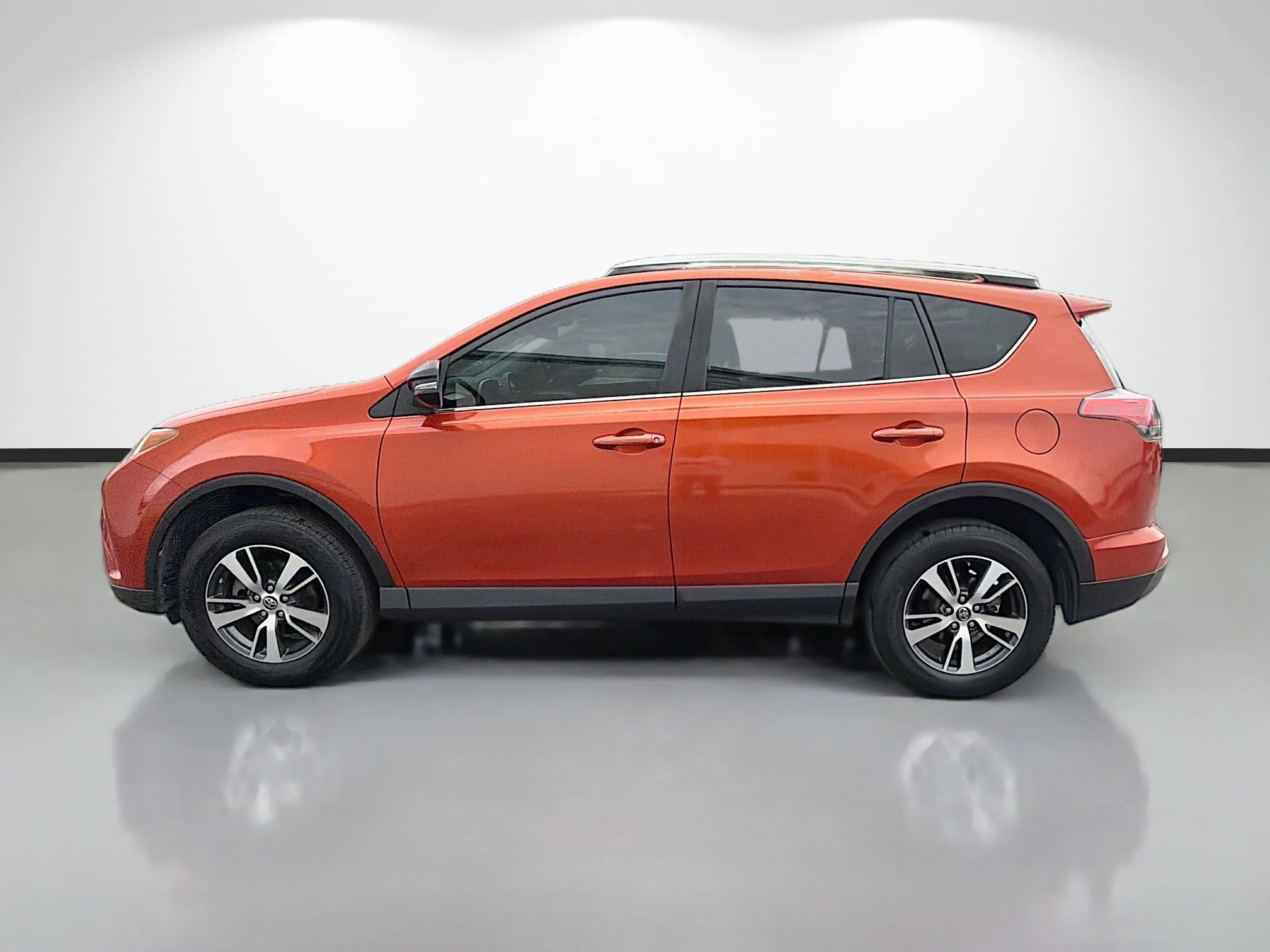 Used 2016 Hot Lava Toyota XLE image 6