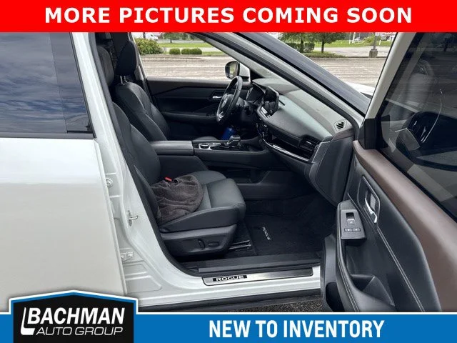 Used 2023 Pearl White Tricoat Nissan SL image 7