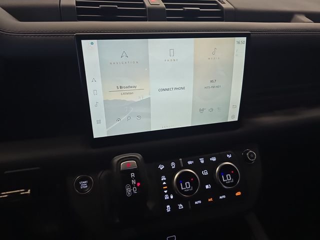 Used 2022 Black Land Rover  image 22