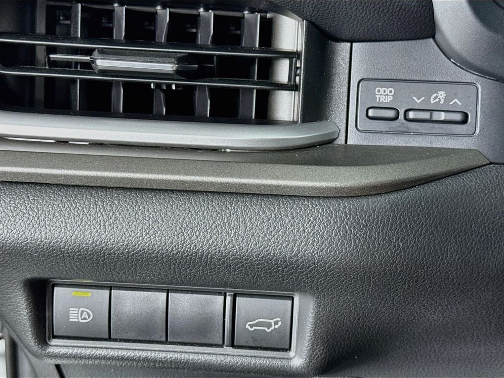 Used 2024  Toyota XLE image 15