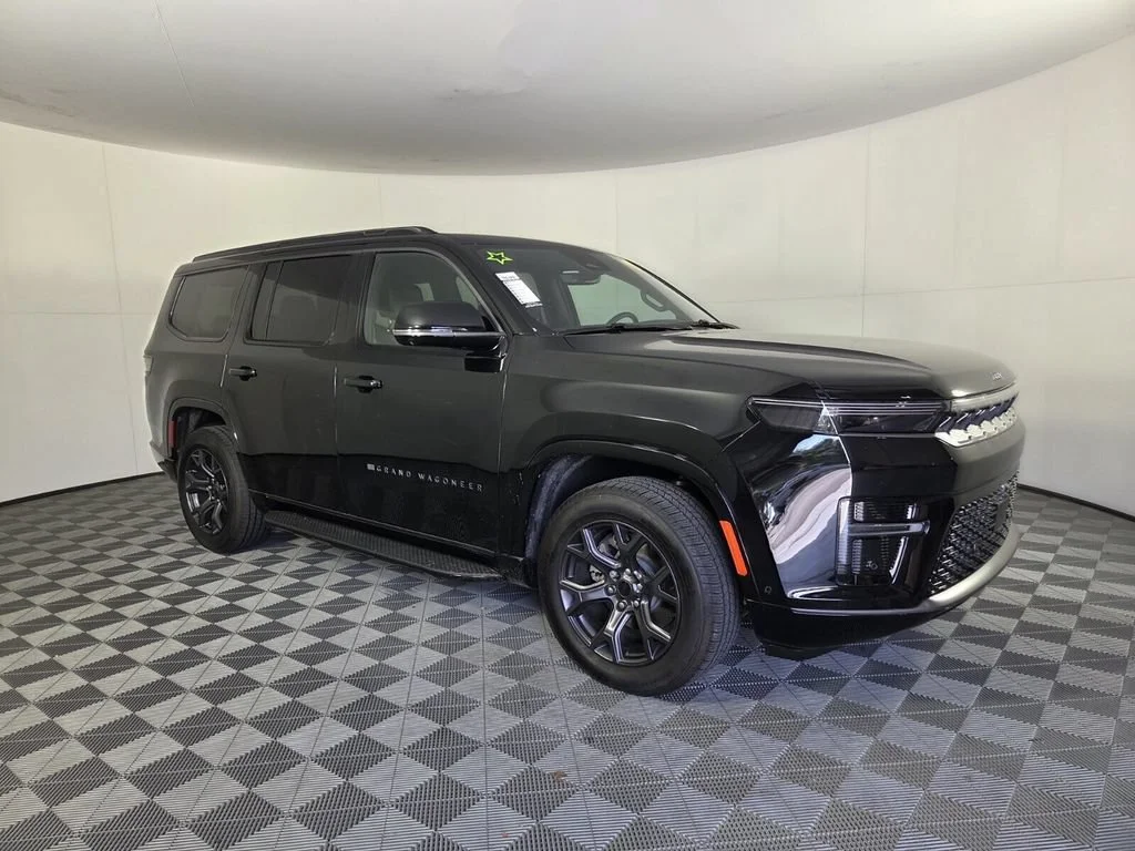 New 2026 High Gloss Black Exterior Paint Jeep Limited Altitude image 2