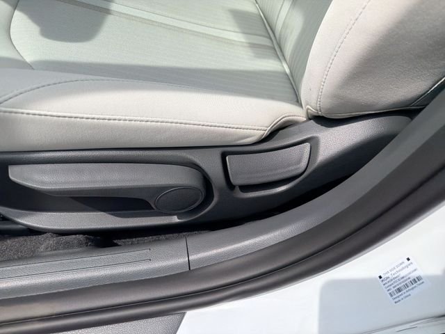 New 2026 White Hyundai SE image 42