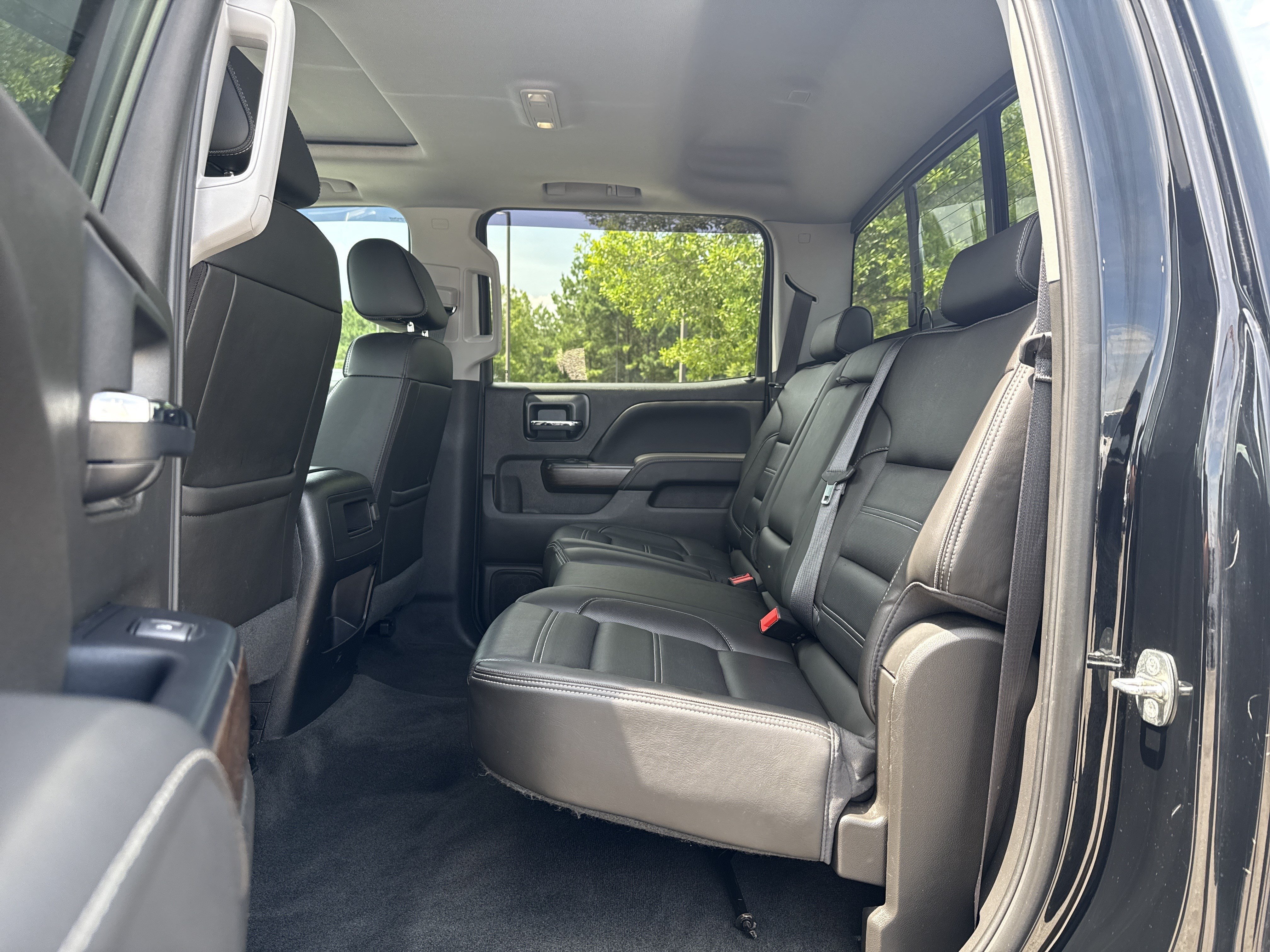 Used 2018 Onyx Black GMC Denali image 21