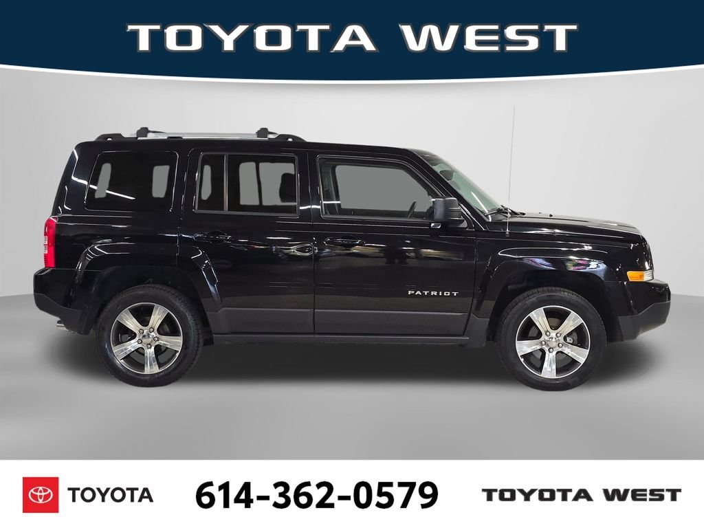 Used 2016 Black Jeep Latitude image 4