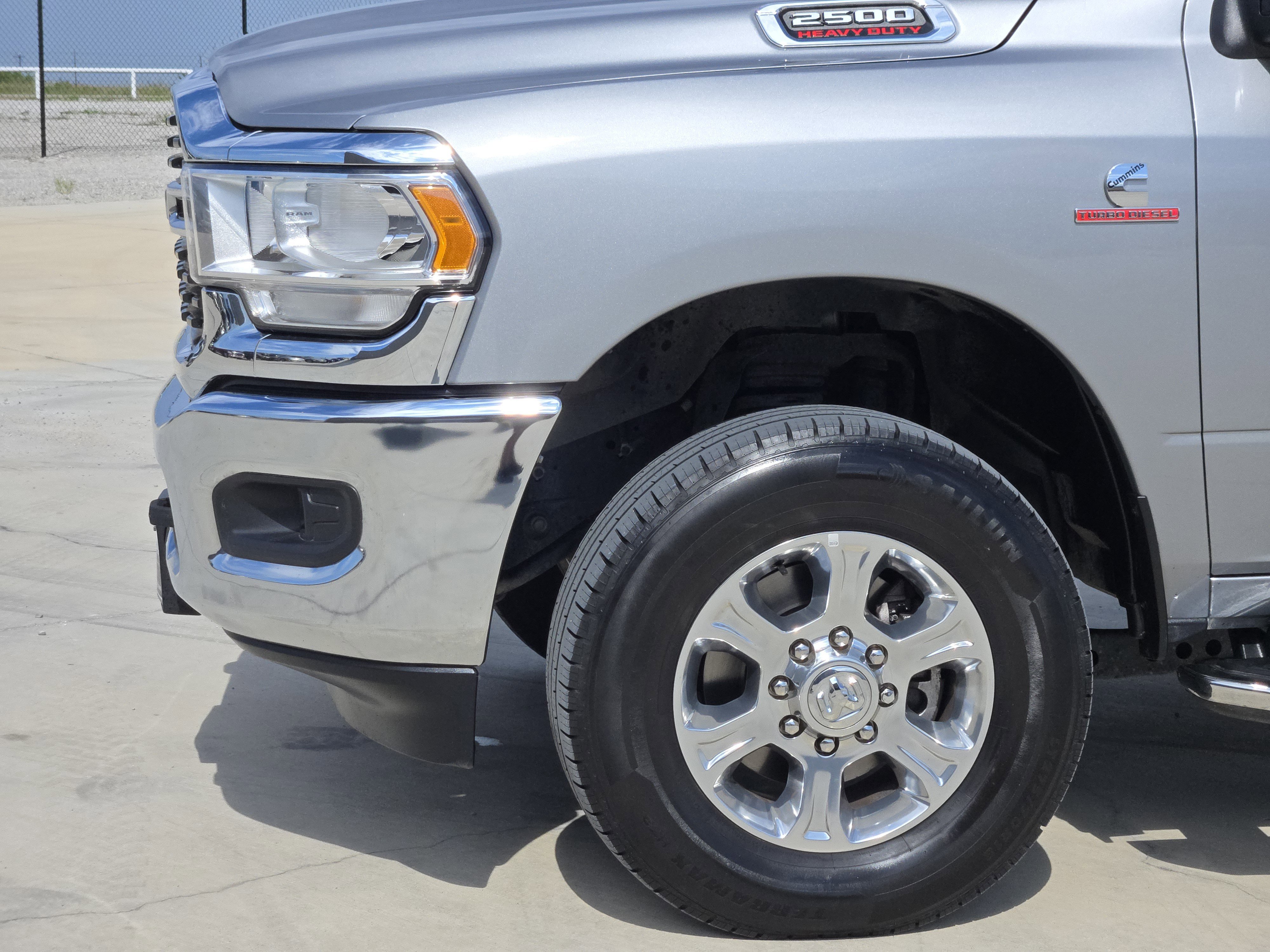 Certified Used 2024 Billet Silver Metallic Clearcoat Ram Big Horn image 9