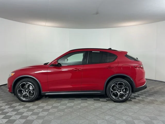 Used 2023  Alfa Romeo Ti image 8