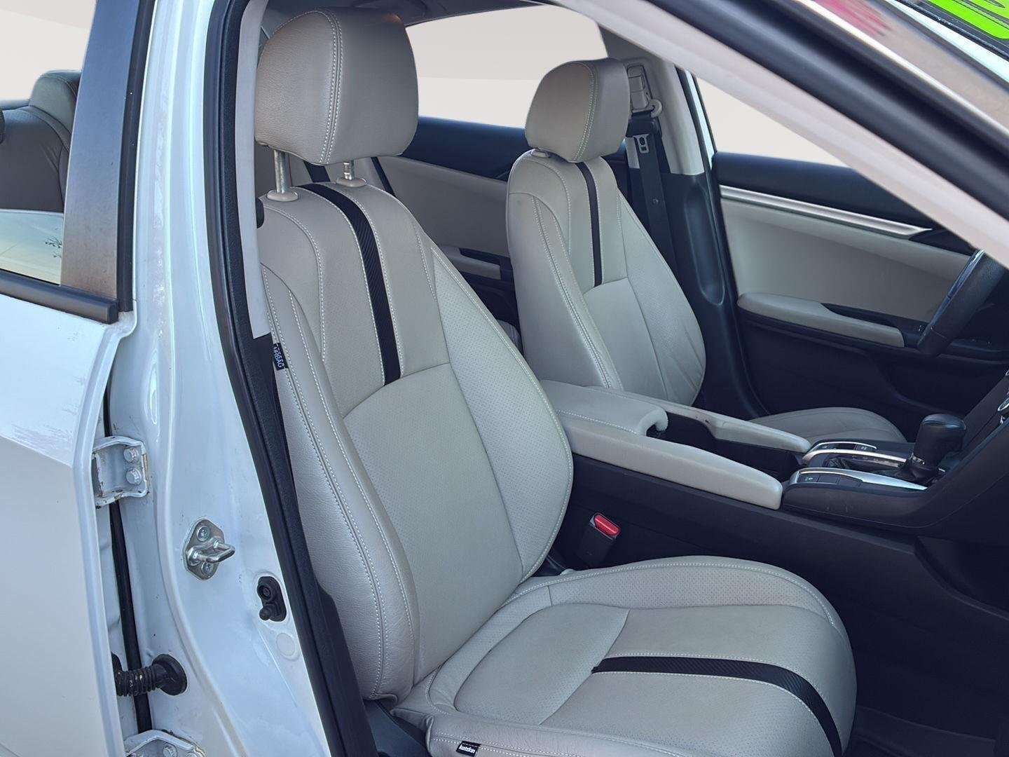 Used 2018 Taffeta White Honda LX image 12