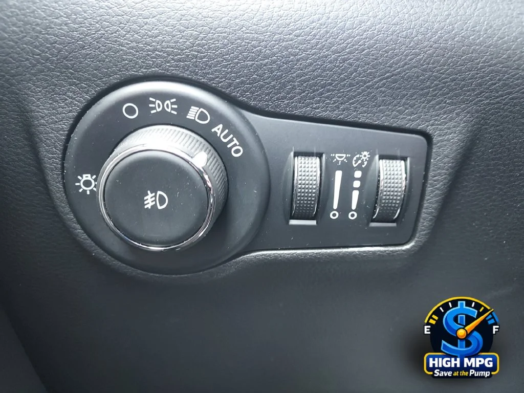 Certified Used 2025 Red Jeep Limited image 9