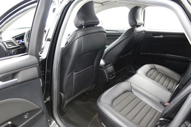 Used 2018 Shadow Black Ford SE image 14