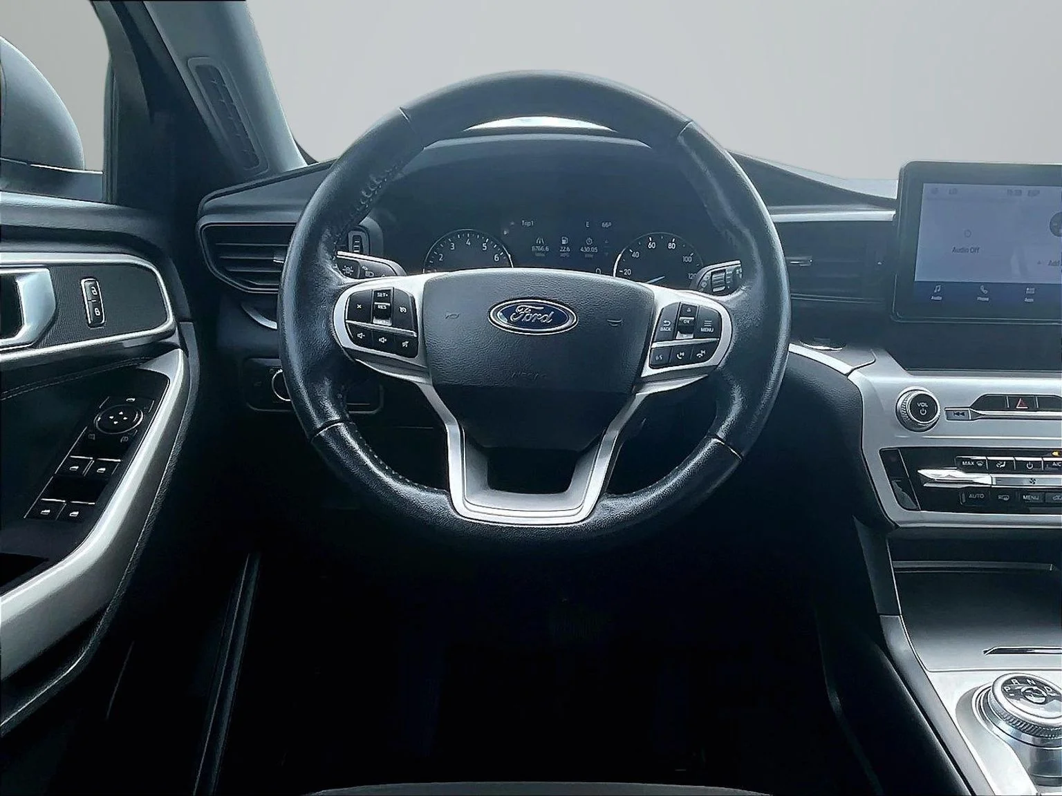 Used 2022 White Ford XLT image 6