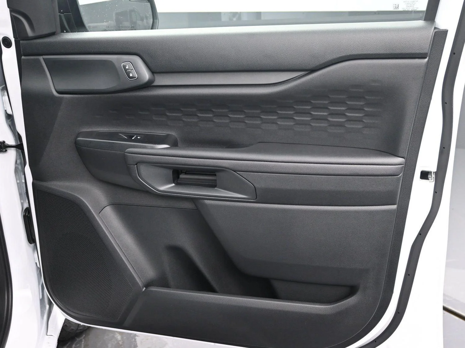 New 2025 Oxford White Ford XL image 7