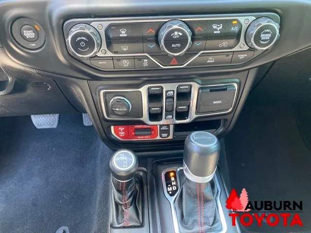 Used 2021 Silver Jeep Rubicon image 38
