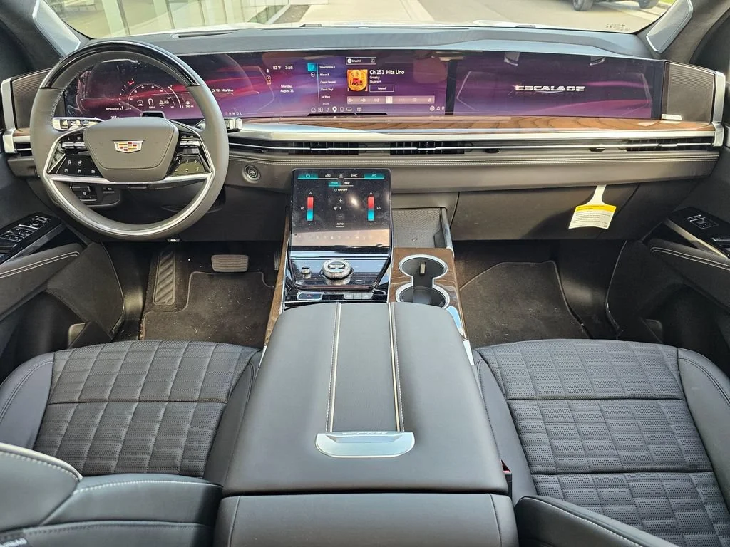 New 2026 Vibrant White Tricoat Cadillac Platinum Sport image 20