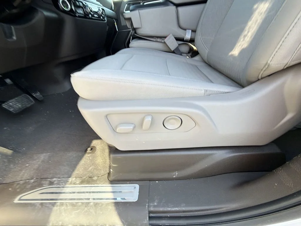 New 2026 Summit White GMC SLE image 18