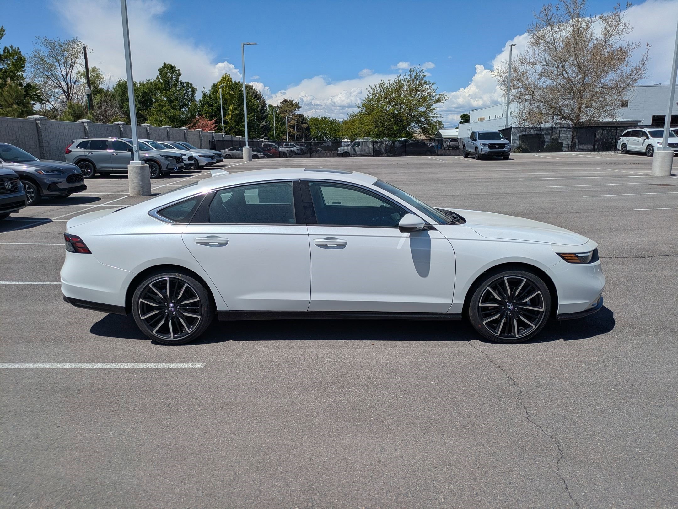 New 2026 Platinum White Pearl Honda Touring image 2