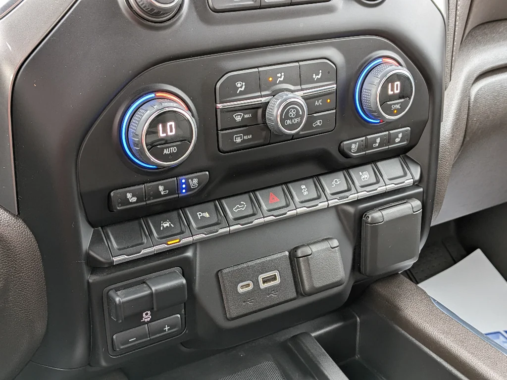 Used 2022 Summit White Chevrolet LTZ image 14