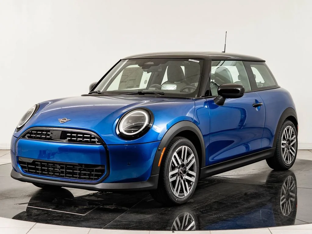 2026 MINI Hardtop Cooper Oxford Edition's photo