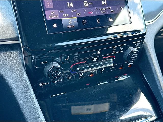 Used 2023 White/off-white Jeep Altitude X image 15