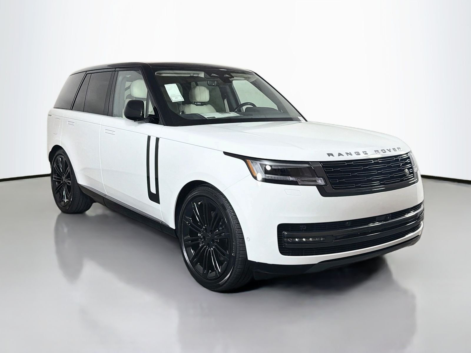 New 2026 Fuji White Land Rover SE image 7