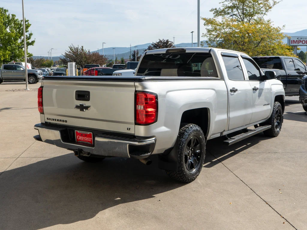Used 2018 Silver Chevrolet LT image 7