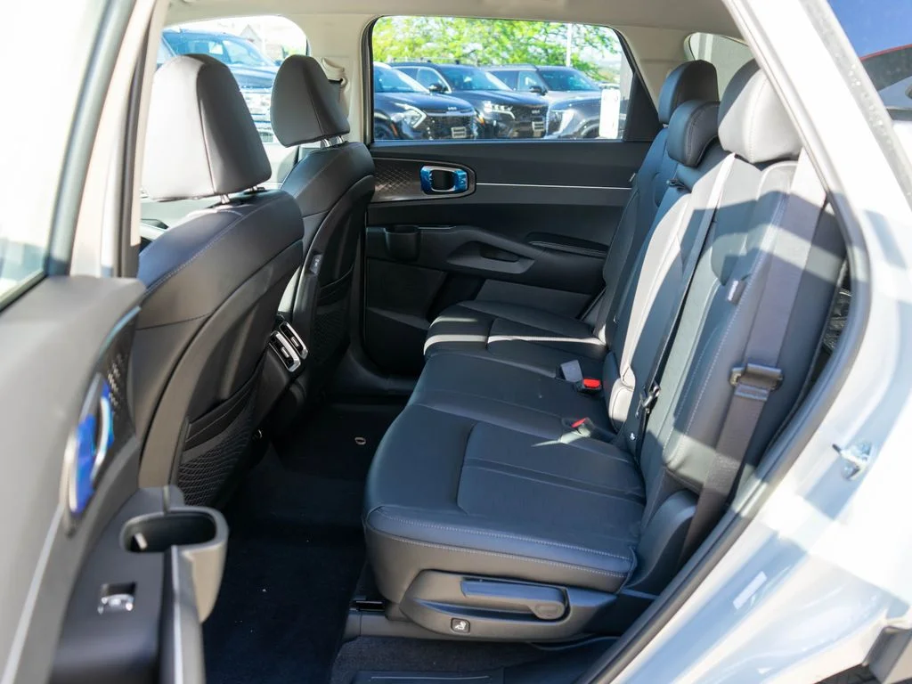 New 2026 Ivory Silver Kia EX image 12