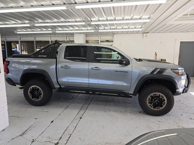 2023 Chevrolet Colorado ZR2 - Photo 6